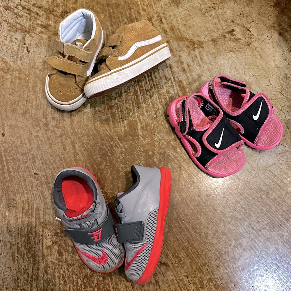 Used kids shoes and sandals 6c and 7c Nike and Vans